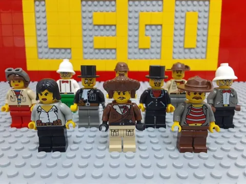 LEGO World Adventure Series Minifigure Set 10 Pieces Including Johnny Sam Sinist