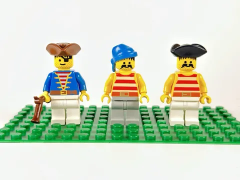 Vintage LEGO Pirate Minifigure Lot #1
