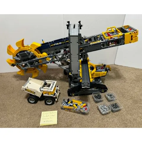 Lego Technic Bucket Wheel Excavator 42055 motorized 3,900 pieces-see description