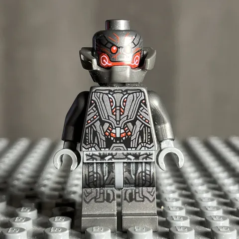 Lego Marvel Super Heroes Minifigure SH0175 Ultron Prime Good Condition - 1O
