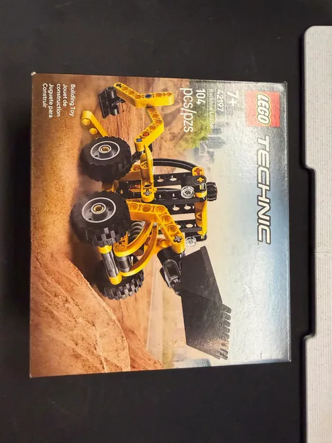 LEGO Technic 42197 Backhoe Loader New Sealed 104 Pcs Building Set