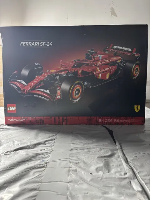 LEGO Technic Ferrari SF-24 F1 Car 42207 Limited Edition 1361pcs 18+