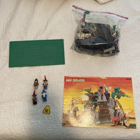 Lego Castle Dark Dragon’s Den 6076 Complete with Instructions - No Box