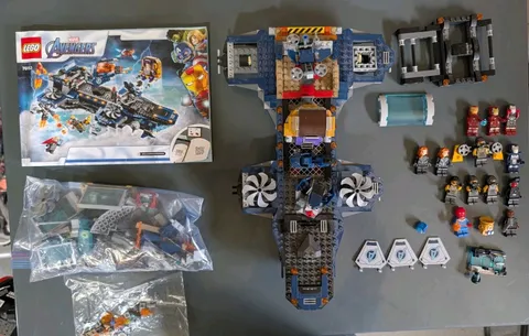Lego SHIELD Helicarrier Avengers W/ 12 Figures Incomplete Unassembled Set 