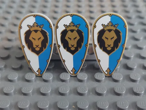 Lego 70402 Castle - Long Shield with Lion - Used (3)
