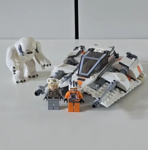 Lego Star Wars 8089 Hoth Wampa Cave Set Incomplete With Minifigures Wampa Luke