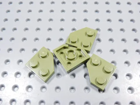 LEGO Lot of 4 Olive Green 2x2 Cut Corner Plates BO