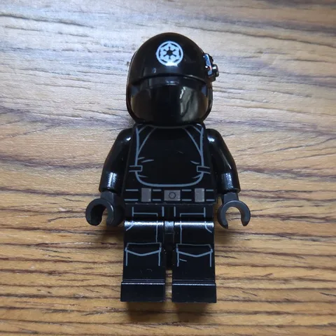 LEGO sw0529/sw0520 Death Star Trooper Minifigure Black Outfit w/ Helmet and Head