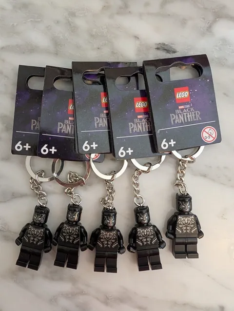 LOT OF 5 - NEW (NWT) LEGO 854189 MARVEL Black Panther Minifigure Key Chain