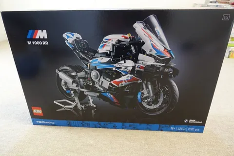 LEGO Technic BMW M1000 RR 42130 Motorcycle Model 58.2x37.8x10.3cm New Condition