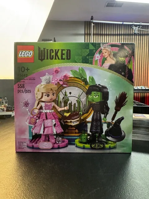 NIB LEGO Wicked Elphaba & Glinda Set75682