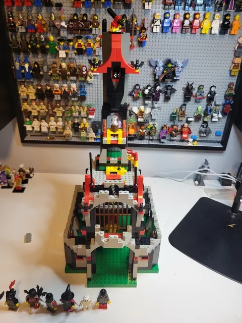 LEGO 6097 Bat Lord's Castle Fright Knights System Incomplete 1998 Vintage Set