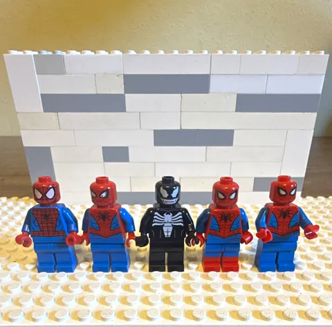 LEGO Marvel Spider-Man Minifigure Lot 5 Figures: Spider-Man x4 & Venom