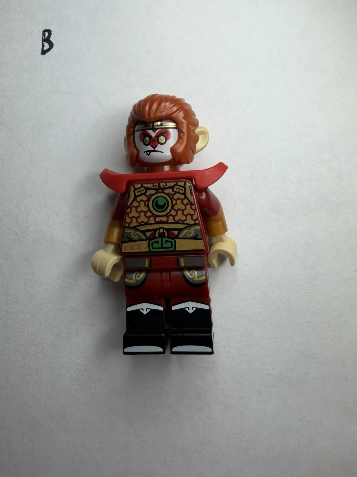 LEGO Monkie Kid Monkey King Minifigure with Red Staff and Cape