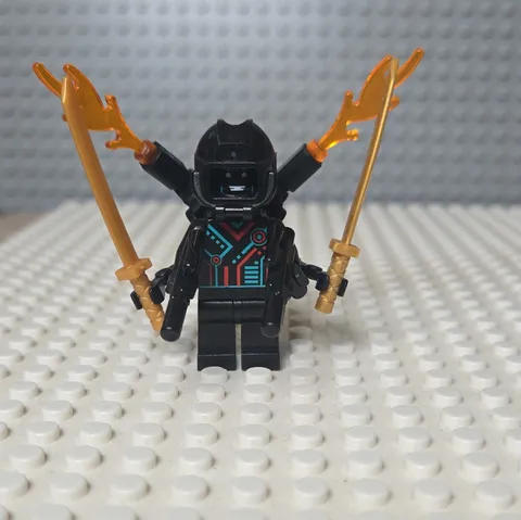 LEGO NINJAGO Black Ninja Minifigure w/ 2 Gold Swords & Orange Flame Pieces