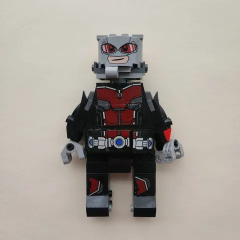LEGO Marvel Giant-Man Minifigure Ant-Man Minifig 76051 Airport Battle Incomplete