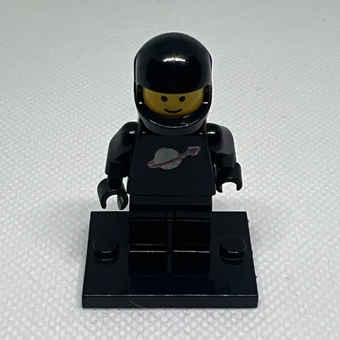 LEGO Classic Space Black Spaceman Minifigure w/ Helmet Air Tanks Stand