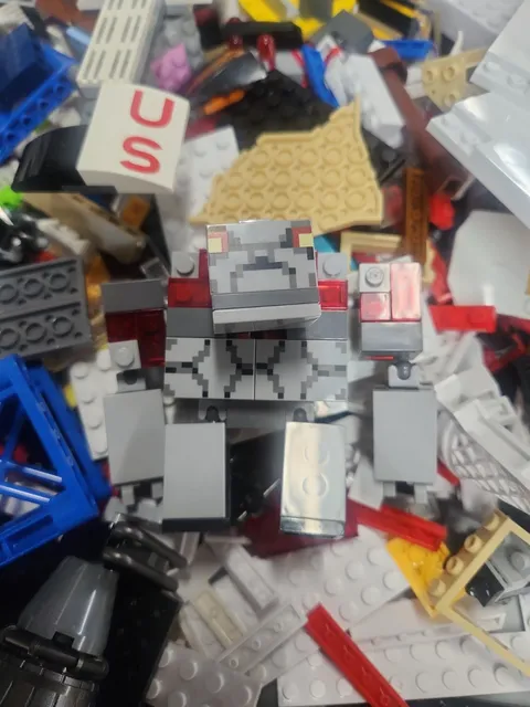 Lego 7 lbs. Assorted Lot Bricks, Plates, Wheels, Parts, & Pieces See pictures B1