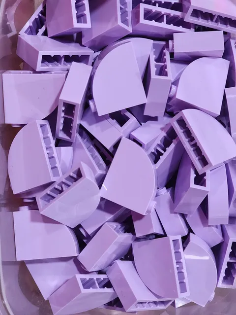 Lego 33243 Lavender Qty 104 NEW Slope, Curved 3 x 1 x 2 with HollowStud