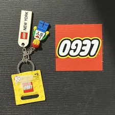 LEGO New York Minifigure Keychain Age 6+ Plastic/Metal MPN 853309 Item 4644616