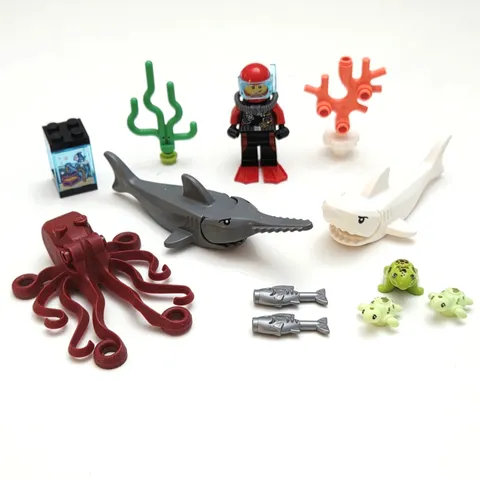 LEGO Sea Animal Lot White Shark Octopus Sawfish Diver Minifigure Diorama Scene