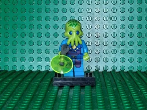 LEGO Alien Trooper Minifigure