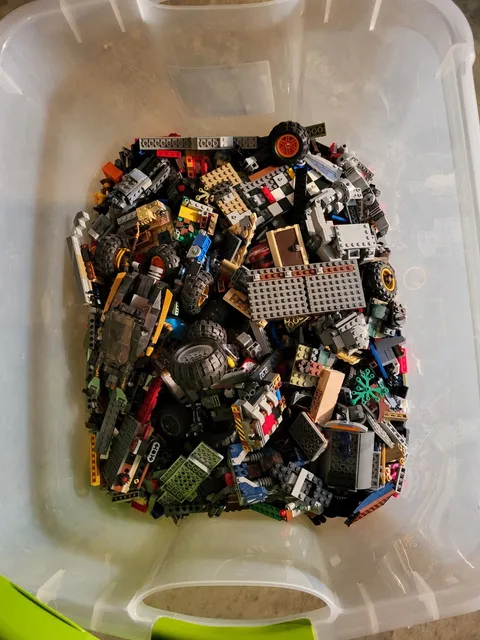 BULK LEGO 48lbs *RANDOM BRICKS AND PIECES ALL THEMES*