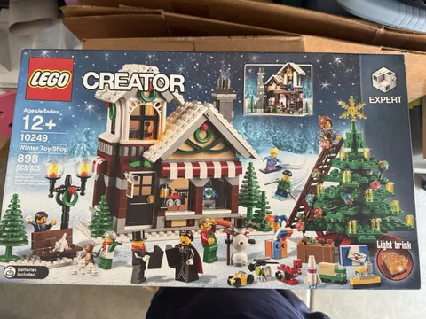 LEGO Creator Expert: Winter Toy Shop (10249) Brand New 