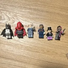 LEGO Minifigure Lot of 6 Batman w/ 2 Red Helmet Cape, super rare Batman fig