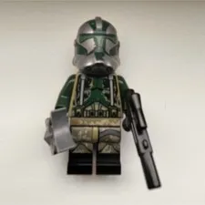 LEGO Star Wars Clone Trooper Minifigure w/ Helmet, Blaster & Backpack