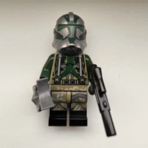 LEGO Star Wars Clone Trooper Minifigure w/ Helmet, Blaster & Backpack