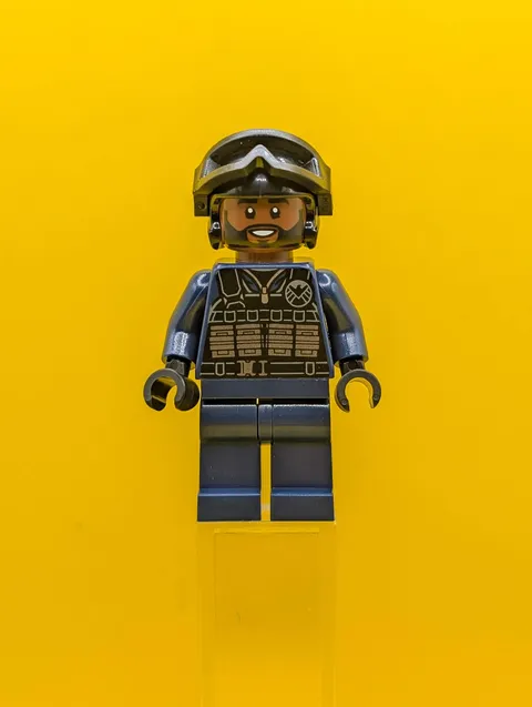 SHIELD Agent sh0918 Male, Tactical Vest, Black Goggles, Reddish Brown Head Marve