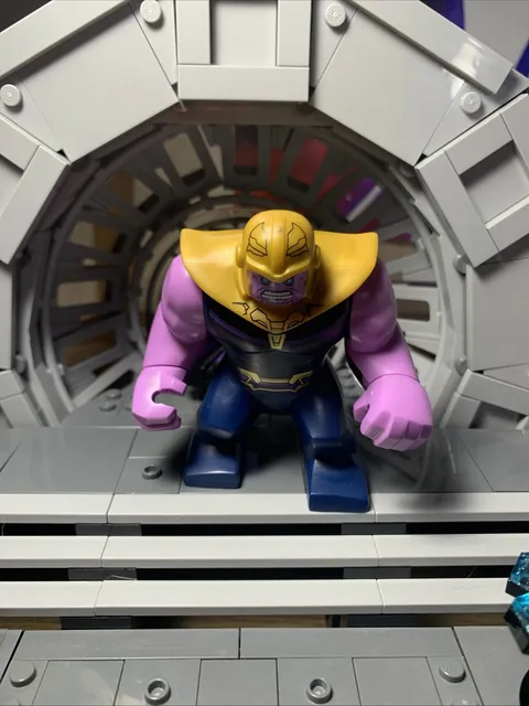 Thanos Big Fig  LEGO Super Heroes Minifigure