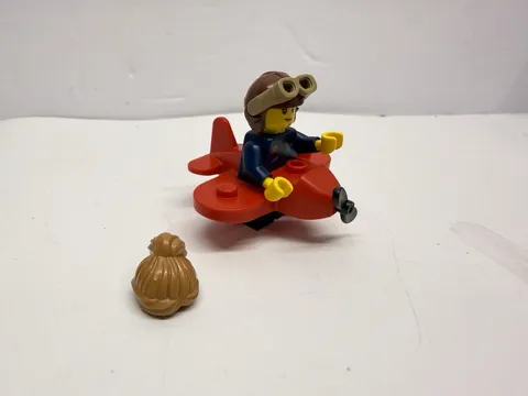 LEGO Series 21 Collectible Minifigures 71029 - Airplane Girl (RETIRED)