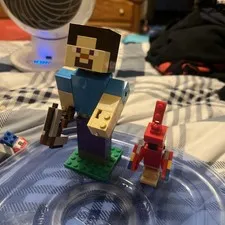LEGO Minecraft BigFig Steve 21148 With Weapon & Parrot