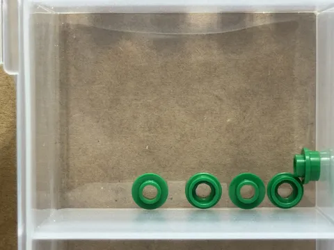 LEGO Parts - Green Plate, Round 1 x 1 with Open Stud - No 85861 - QTY 5