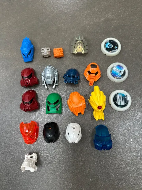 LEGO Bionicle Mask Parts pieces Avohkii Gold Takanuva 8596 of light glitter