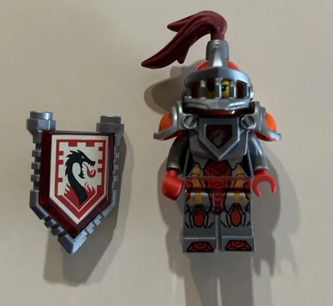 LEGO Macy Halbert Minifigure NEXO KNIGHTS 70314 70323 / 70319 - nex016