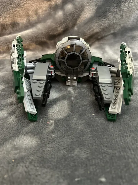 LEGO Star Wars 75168 Yoda’s Jedi Starfighter COMPLETE SHIP No Minifigures