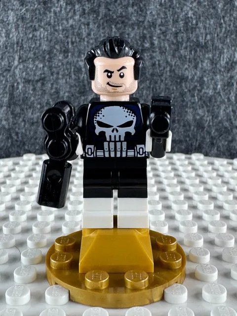 LEGO Marvel The Punisher SH0722 Daily Bugle 76178 Retired Minifigure