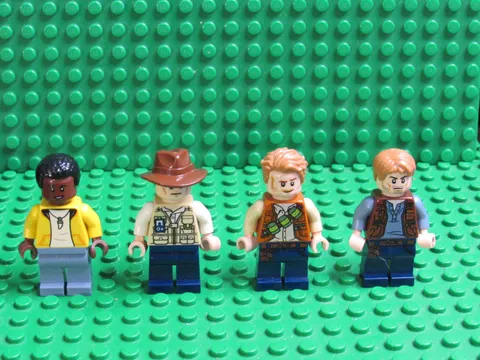 Lot of Lego Jurassic World Minifigures Owen Grady Vet Darius Bowman CL27