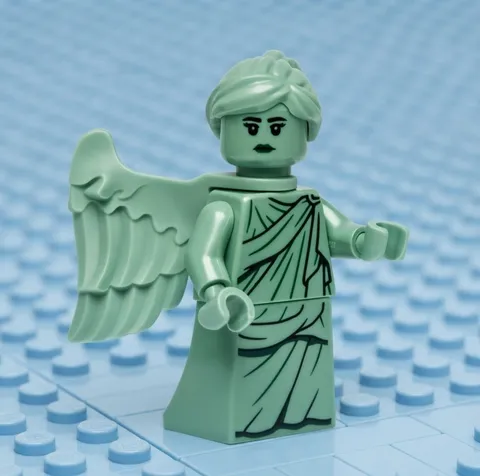 new LEGO Black Pearl Figurehead Minifig from Pirates of the Caribbean set D16