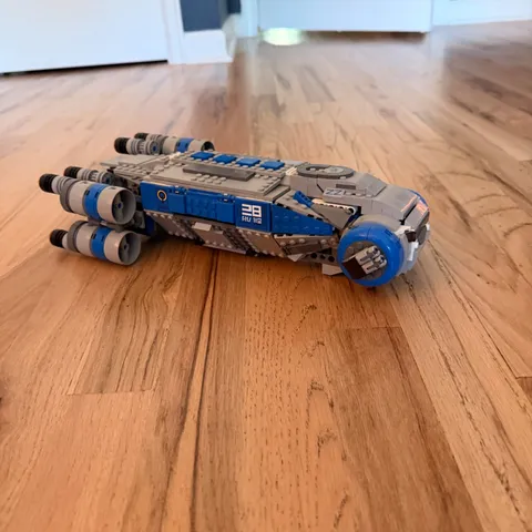 LEGO Star Wars 75293 Resistance I-TS Transport With 3/4 Minifigures