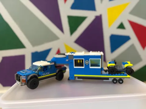 LEGO City Police Mobile Command Truck Trailer 1 Minifig Incomplete Missing Parts