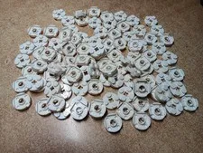 LEGO BULK LOT OF 100 WHITE ROUND PLATES 2X2 AXLE HOLE #4032