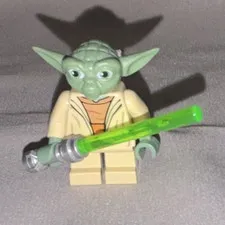 LEGO Star Wars Yoda Minifigure w/ Green Lightsaber