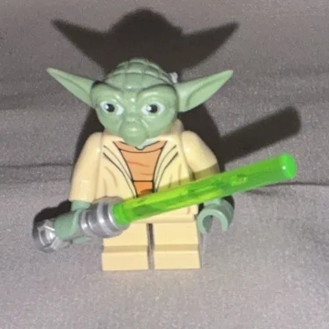 LEGO Star Wars Yoda Minifigure w/ Green Lightsaber