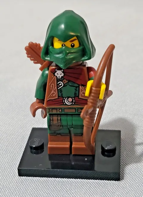 Lego CMF Series 16 Minifigure Complete Set col16-11 Rogue  No cracks or damage