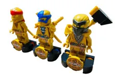 LEGO NINJAGO Golden Minifigure not be disassembled from the pedestal 