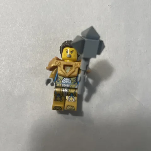 Queen Halbert (Gold Armor) 70349 Nexo Knights  LEGO Minifigure